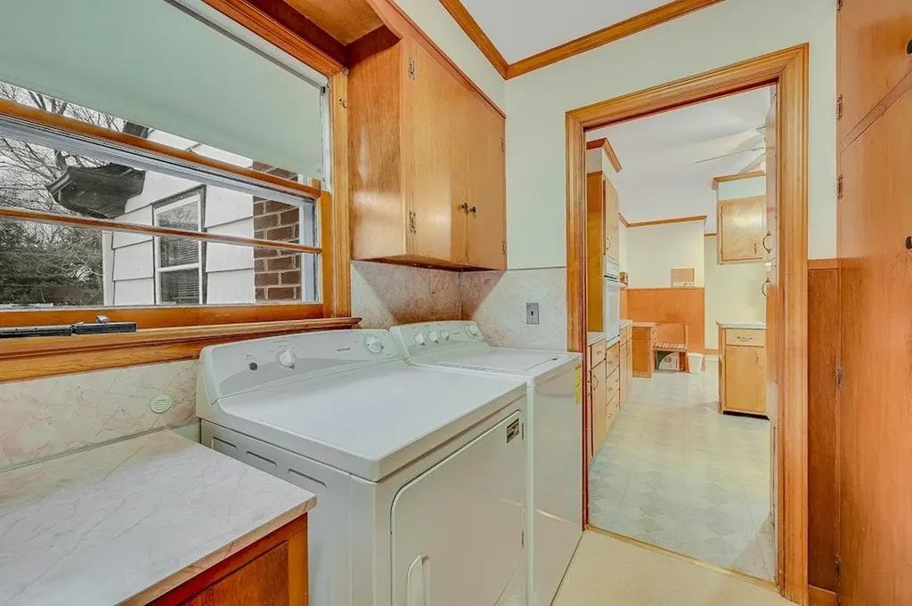 49 Meadow Lane Riverhead NY 11901