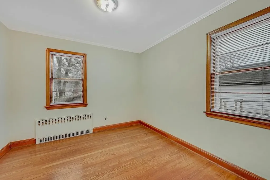 49 Meadow Lane Riverhead NY 11901