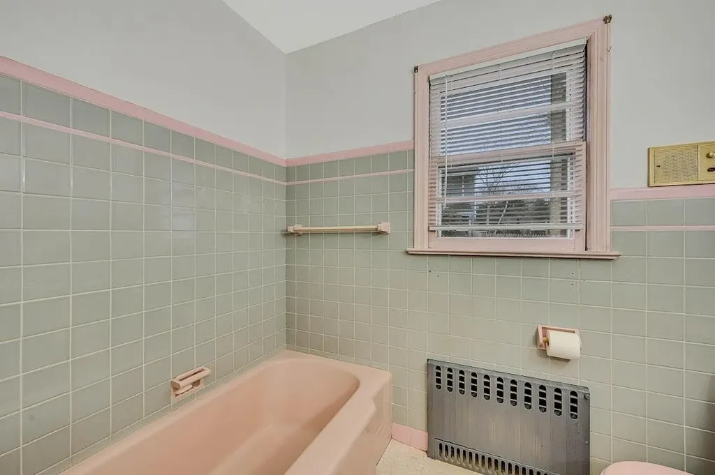 49 Meadow Lane Riverhead NY 11901