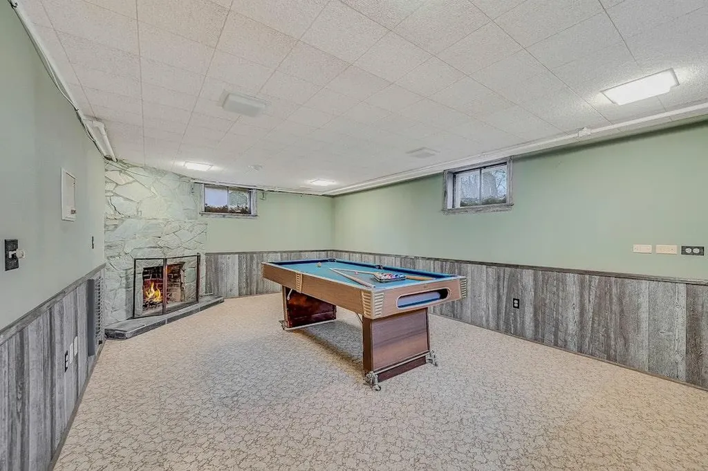 49 Meadow Lane Riverhead NY 11901