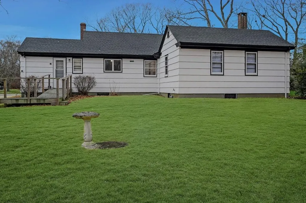 49 Meadow Lane Riverhead NY 11901