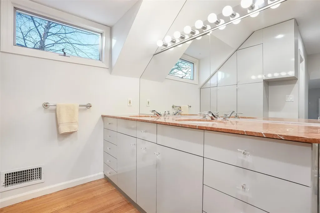 31 Valley Road Scarsdale NY 10583