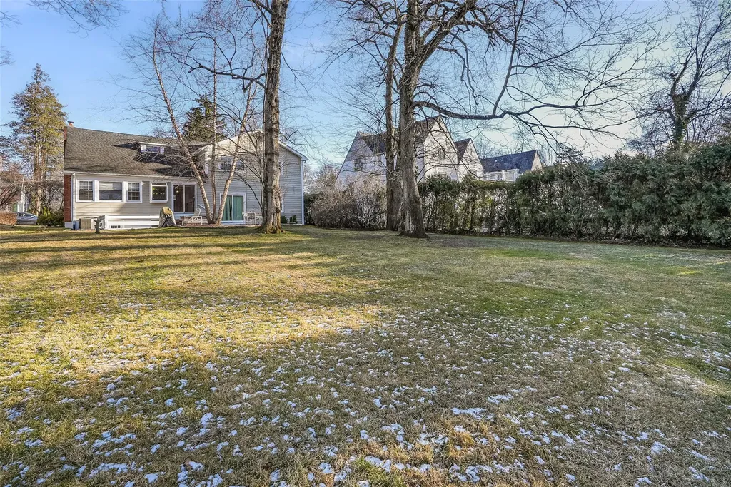 31 Valley Road Scarsdale NY 10583