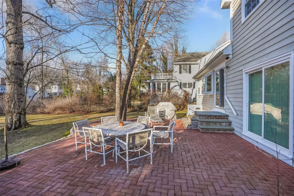 31 Valley Road Scarsdale NY 10583