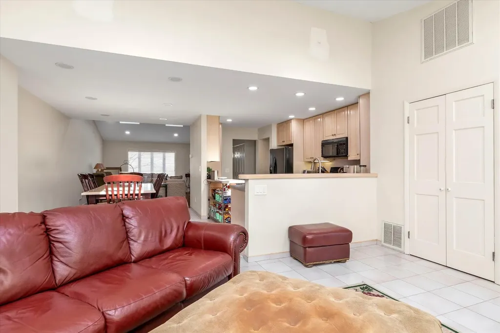 18 Circle Drive Syosset NY 11791