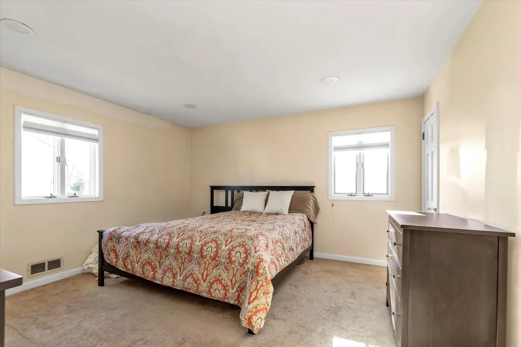 18 Circle Drive Syosset NY 11791
