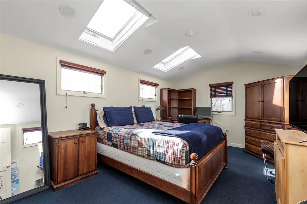 18 Circle Drive Syosset NY 11791