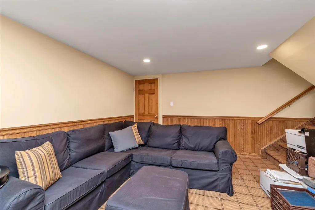 18 Circle Drive Syosset NY 11791