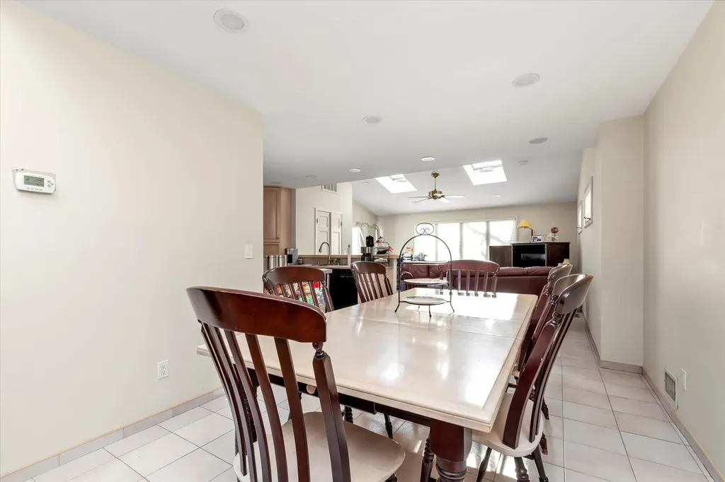 18 Circle Drive Syosset NY 11791