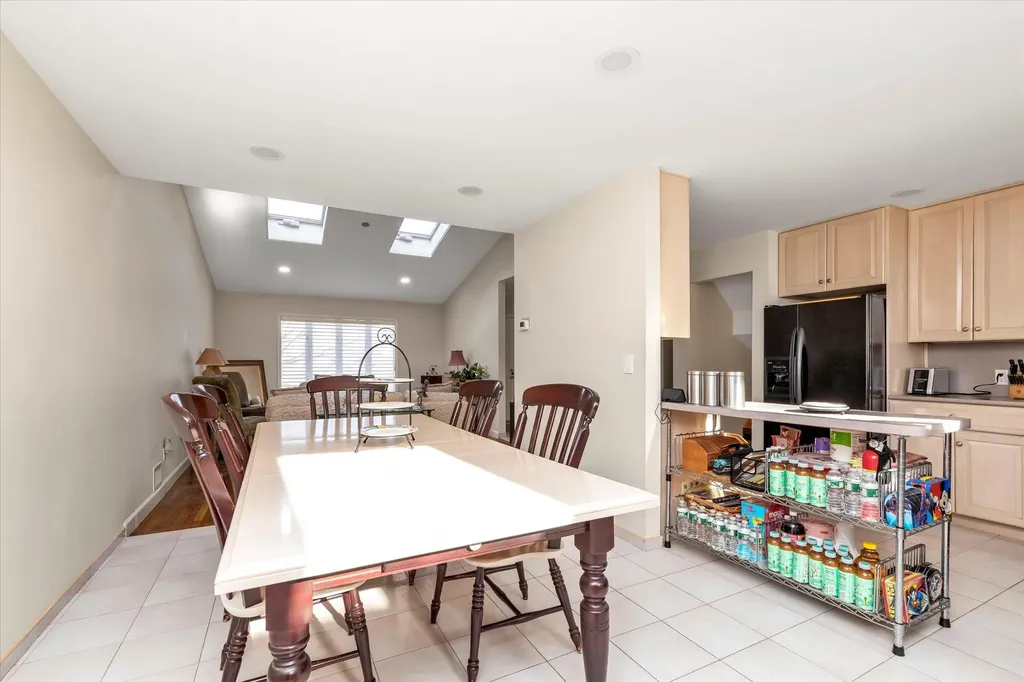 18 Circle Drive Syosset NY 11791