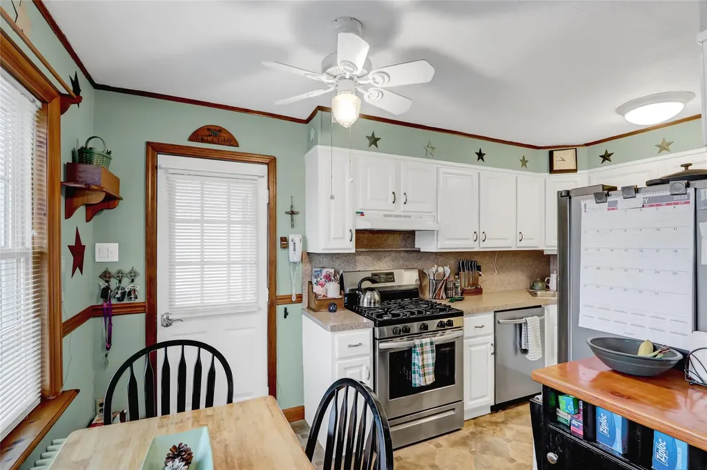 8 Enness Avenue Bethpage NY 11714
