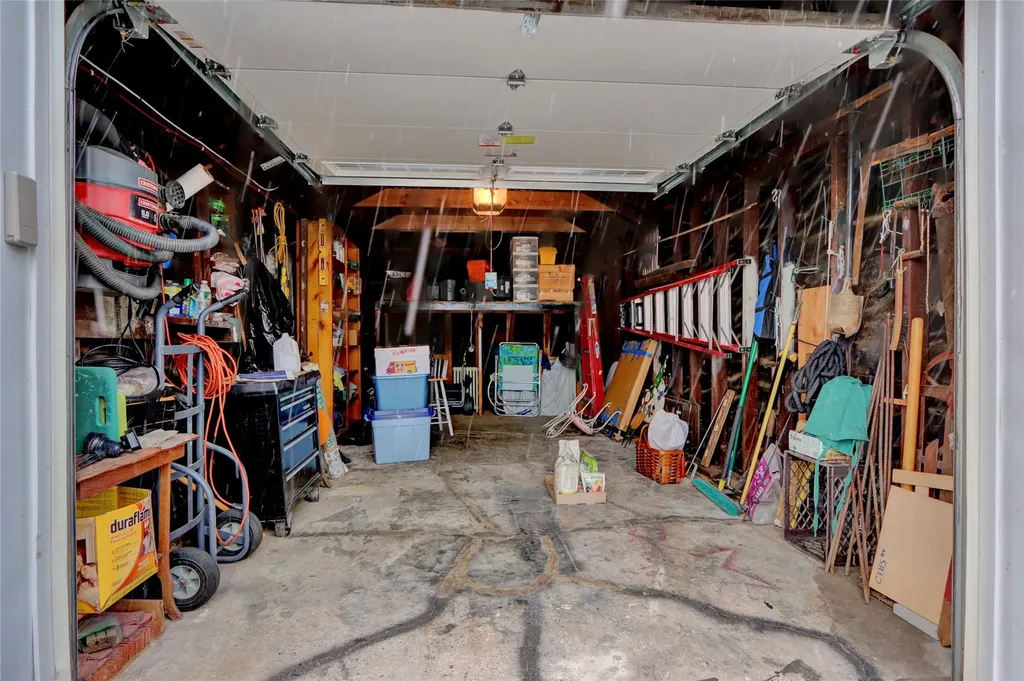 8 Enness Avenue Bethpage NY 11714