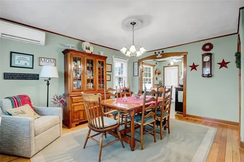 8 Enness Avenue Bethpage NY 11714