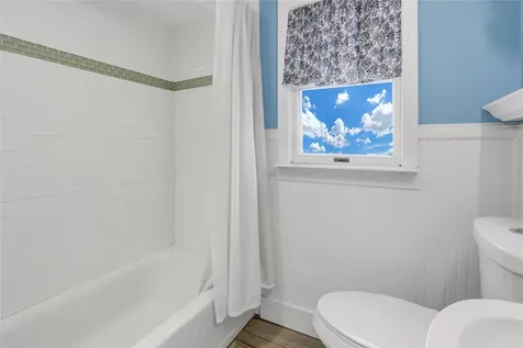 8 Enness Avenue Bethpage NY 11714