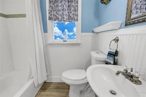 8 Enness Avenue Bethpage NY 11714