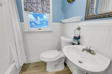 8 Enness Avenue Bethpage NY 11714