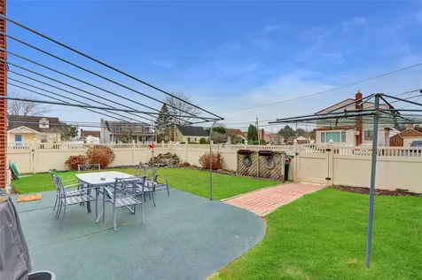 8 Enness Avenue Bethpage NY 11714