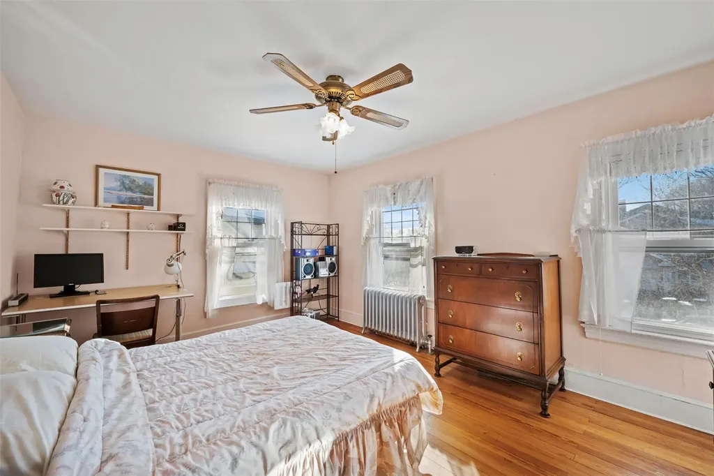 79 Elliott Place Freeport NY 11520