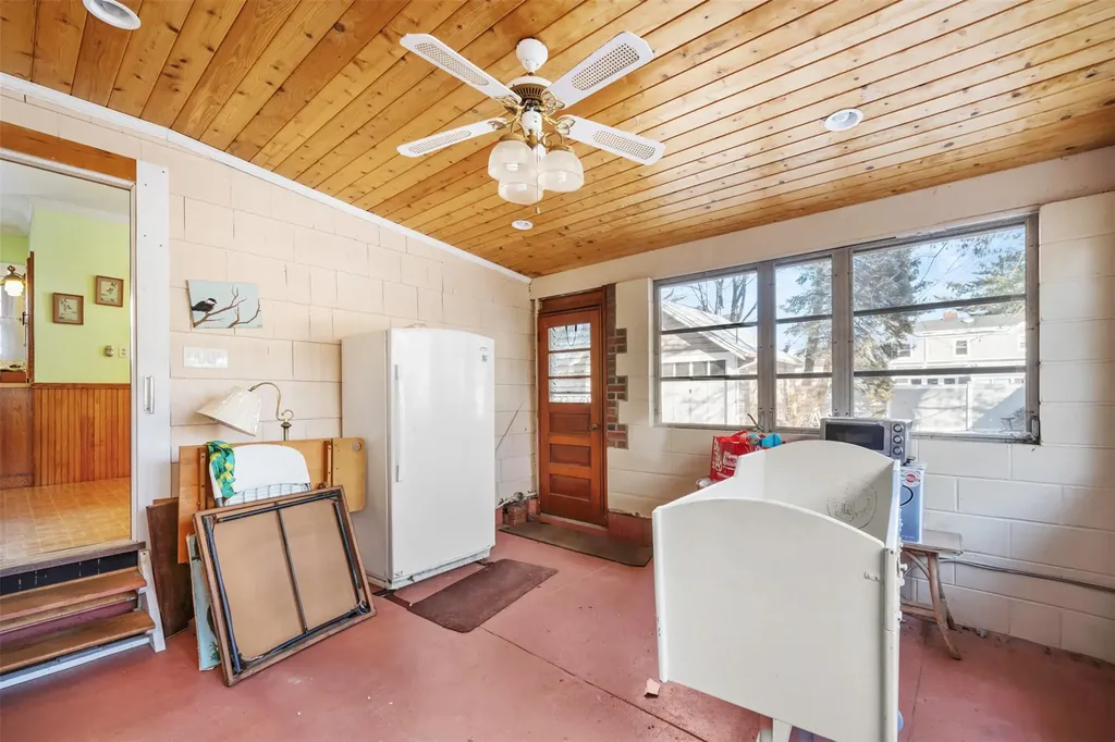 79 Elliott Place Freeport NY 11520