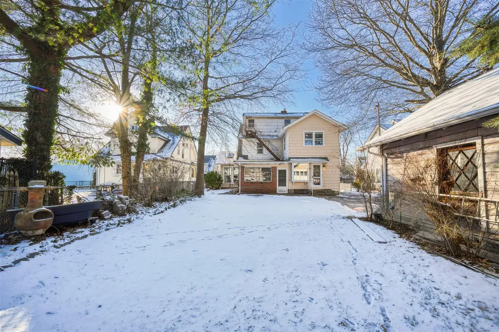 79 Elliott Place Freeport NY 11520