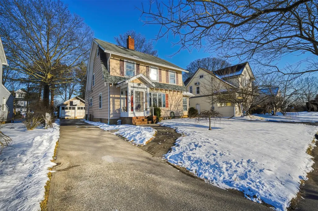 79 Elliott Place Freeport NY 11520