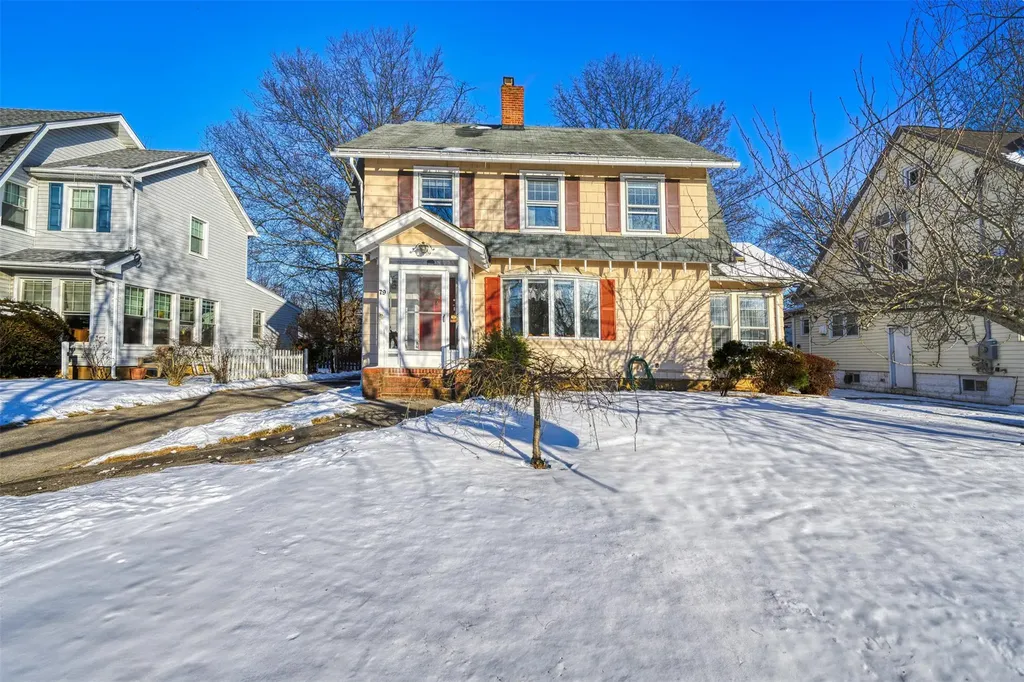 79 Elliott Place Freeport NY 11520