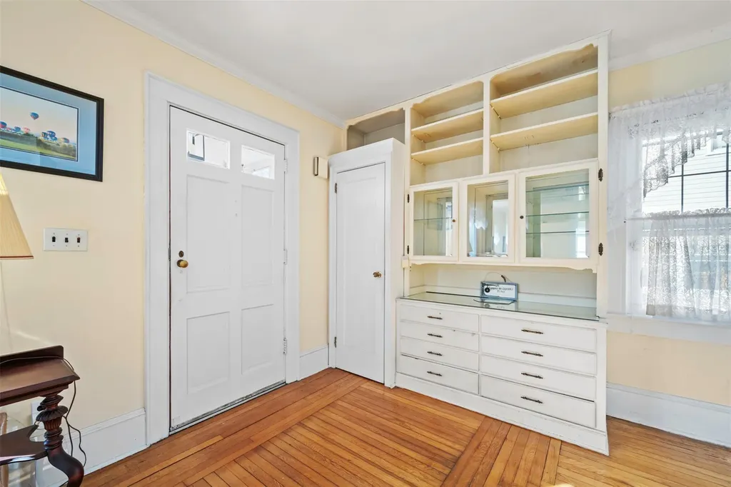 79 Elliott Place Freeport NY 11520