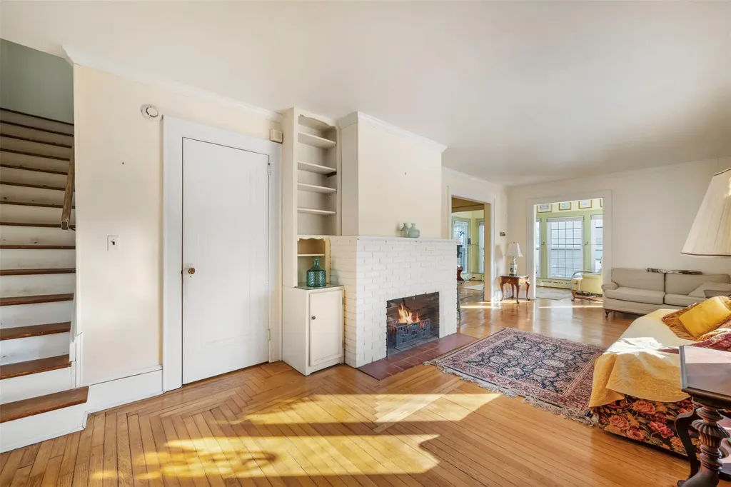 79 Elliott Place Freeport NY 11520