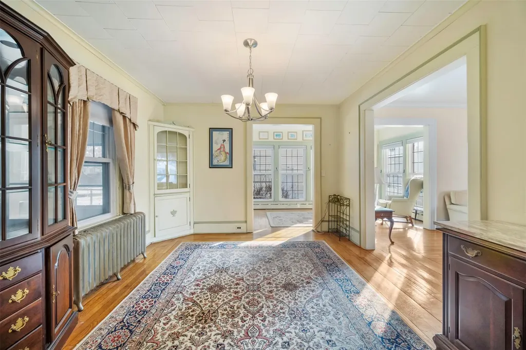 79 Elliott Place Freeport NY 11520