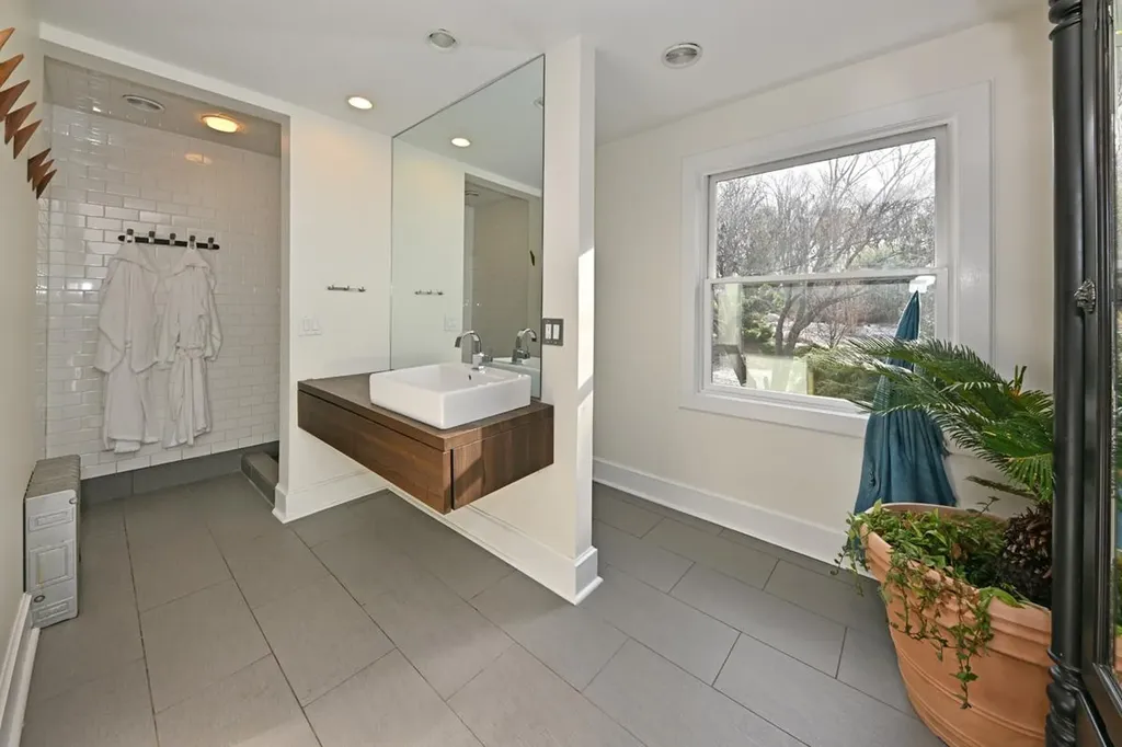 836 Chestnut Ridge Road Spring Valley NY 10977