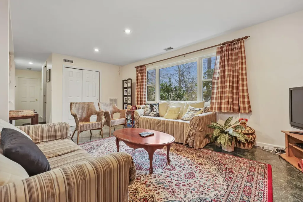 110 Franklin Avenue Valhalla NY 10595