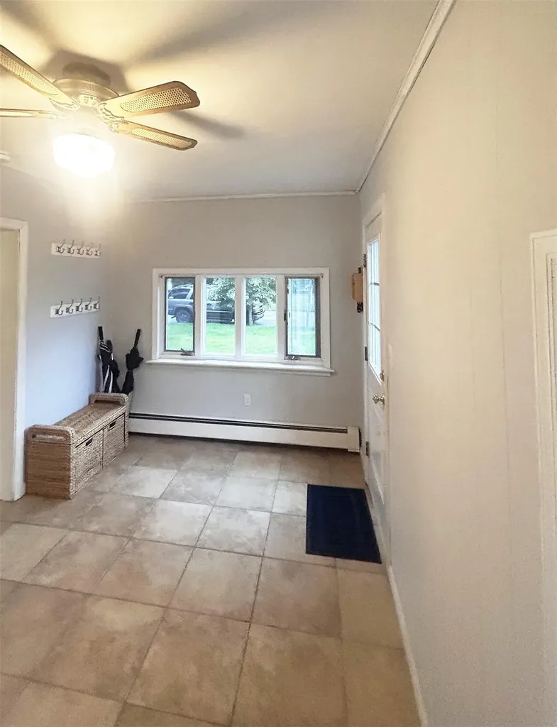 82 Ketewamoke Avenue Babylon NY 11702