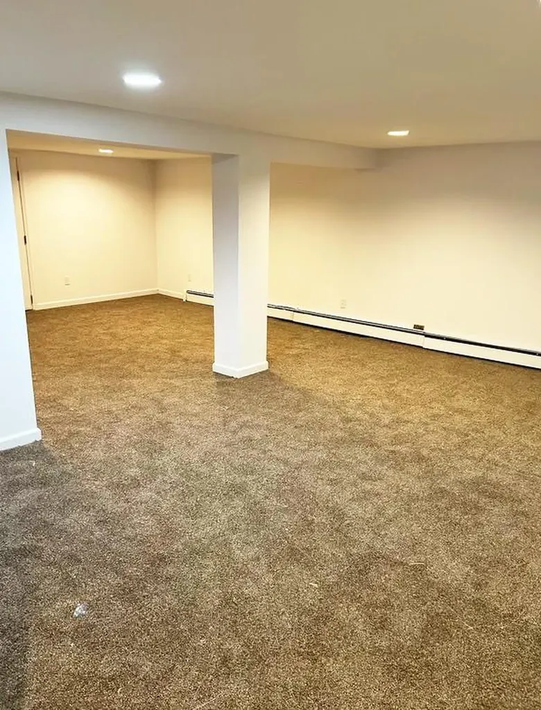 82 Ketewamoke Avenue Babylon NY 11702