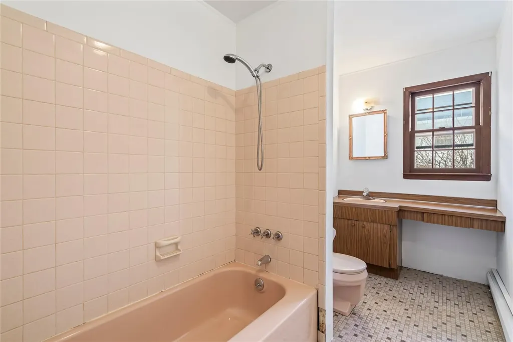 6 Hendrie Lane Greenlawn NY 11740