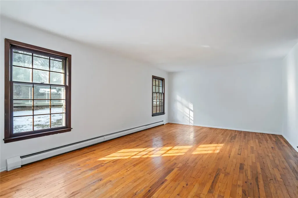 6 Hendrie Lane Greenlawn NY 11740