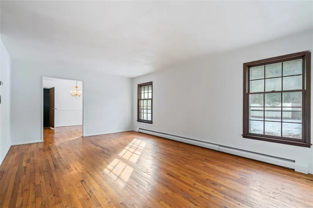 6 Hendrie Lane Greenlawn NY 11740