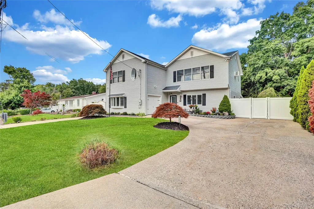 420 Dare Road Selden NY 11784