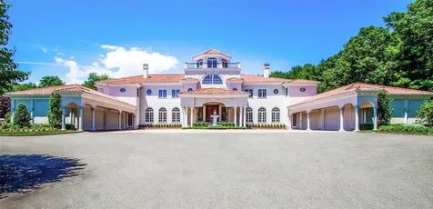 38 Chestnut Hill Drive Upper Brookville NY 11771