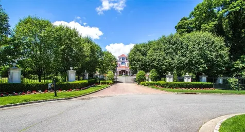 38 Chestnut Hill Drive Upper Brookville NY 11771