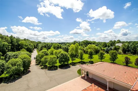 38 Chestnut Hill Drive Upper Brookville NY 11771