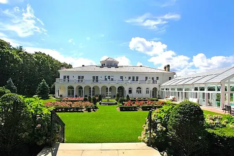 38 Chestnut Hill Drive Upper Brookville NY 11771