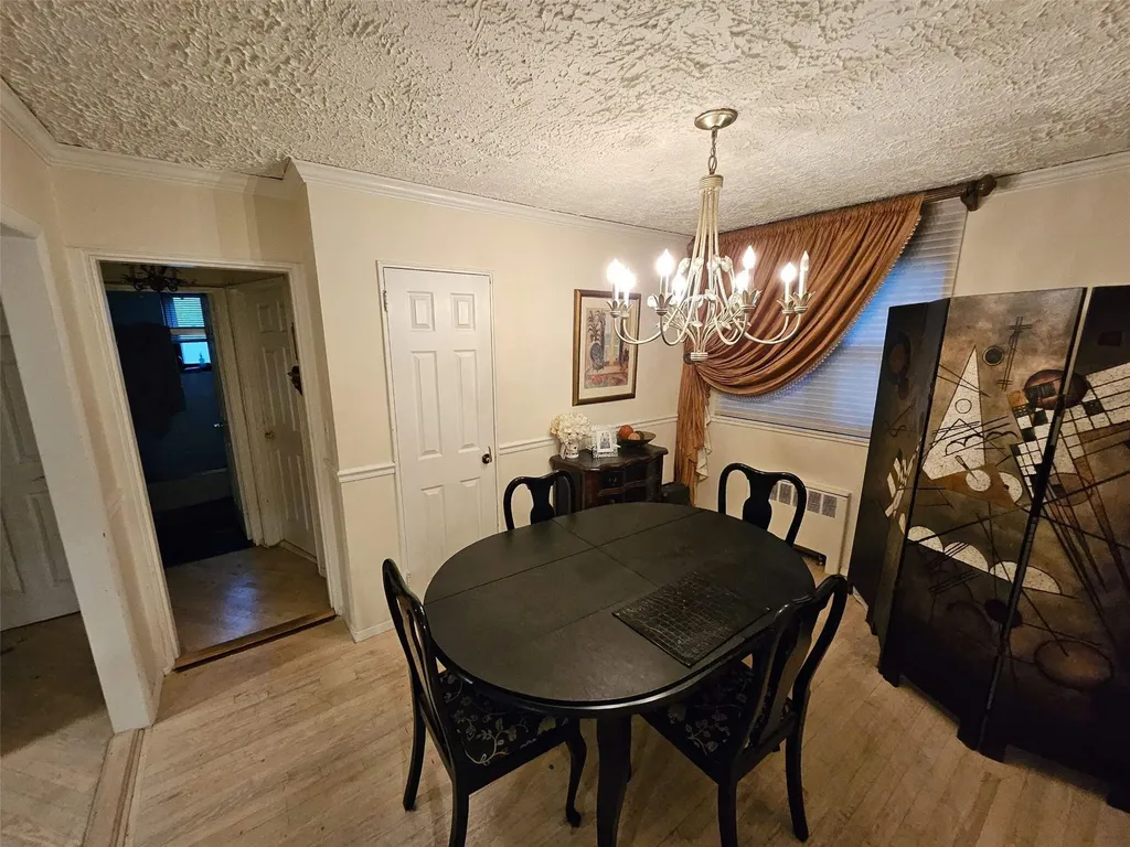 61-26 245th Place Douglaston NY 11362