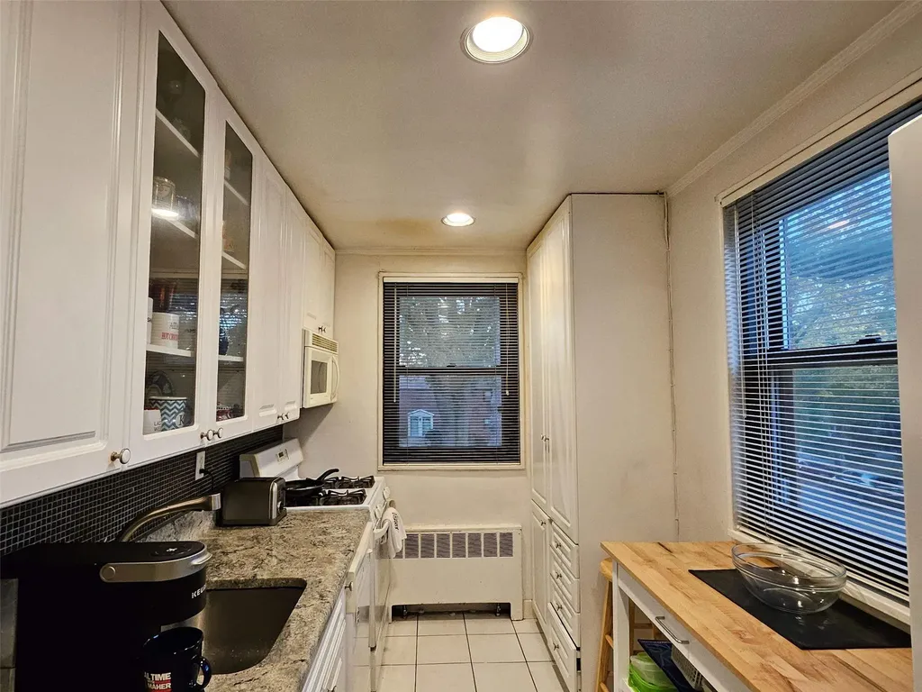 61-26 245th Place Douglaston NY 11362