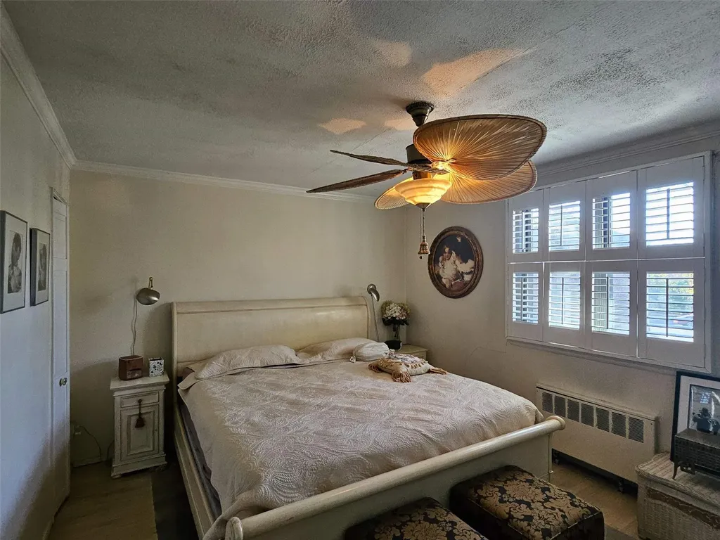 61-26 245th Place Douglaston NY 11362