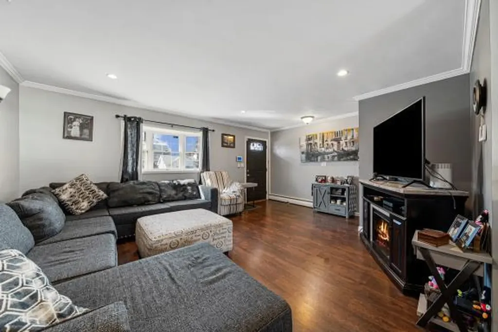 56 Wiltshire Drive Commack NY 11725