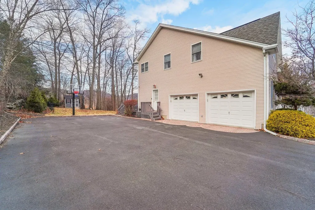 16 Fillmore Drive Stony Point NY 10980