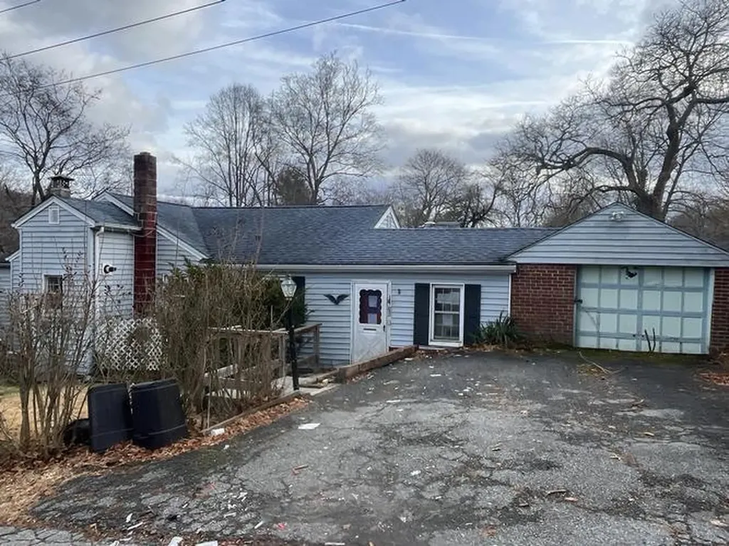 49 Brewster Drive Carmel NY 10512