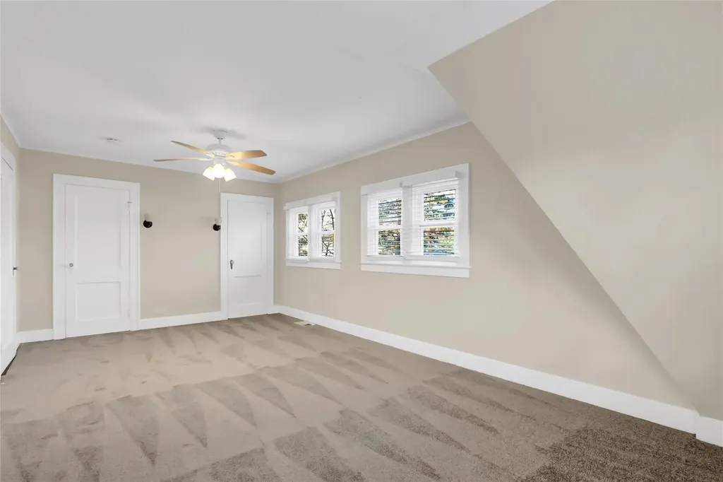 25 Prospect Place Riverhead NY 11901