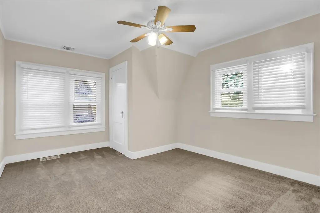 25 Prospect Place Riverhead NY 11901