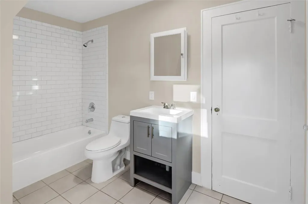 25 Prospect Place Riverhead NY 11901
